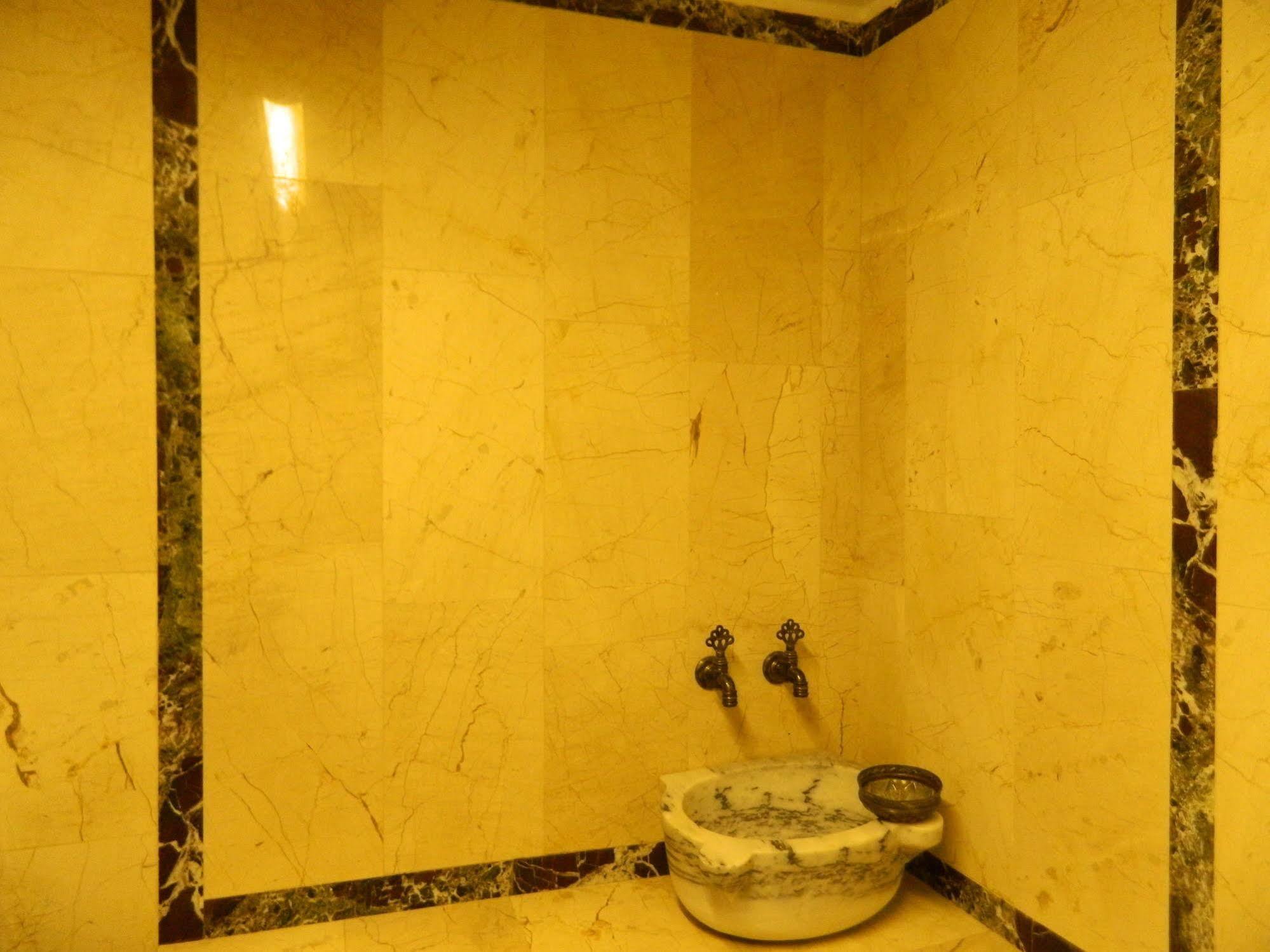 Apricot Hotel Istanbul Exterior photo