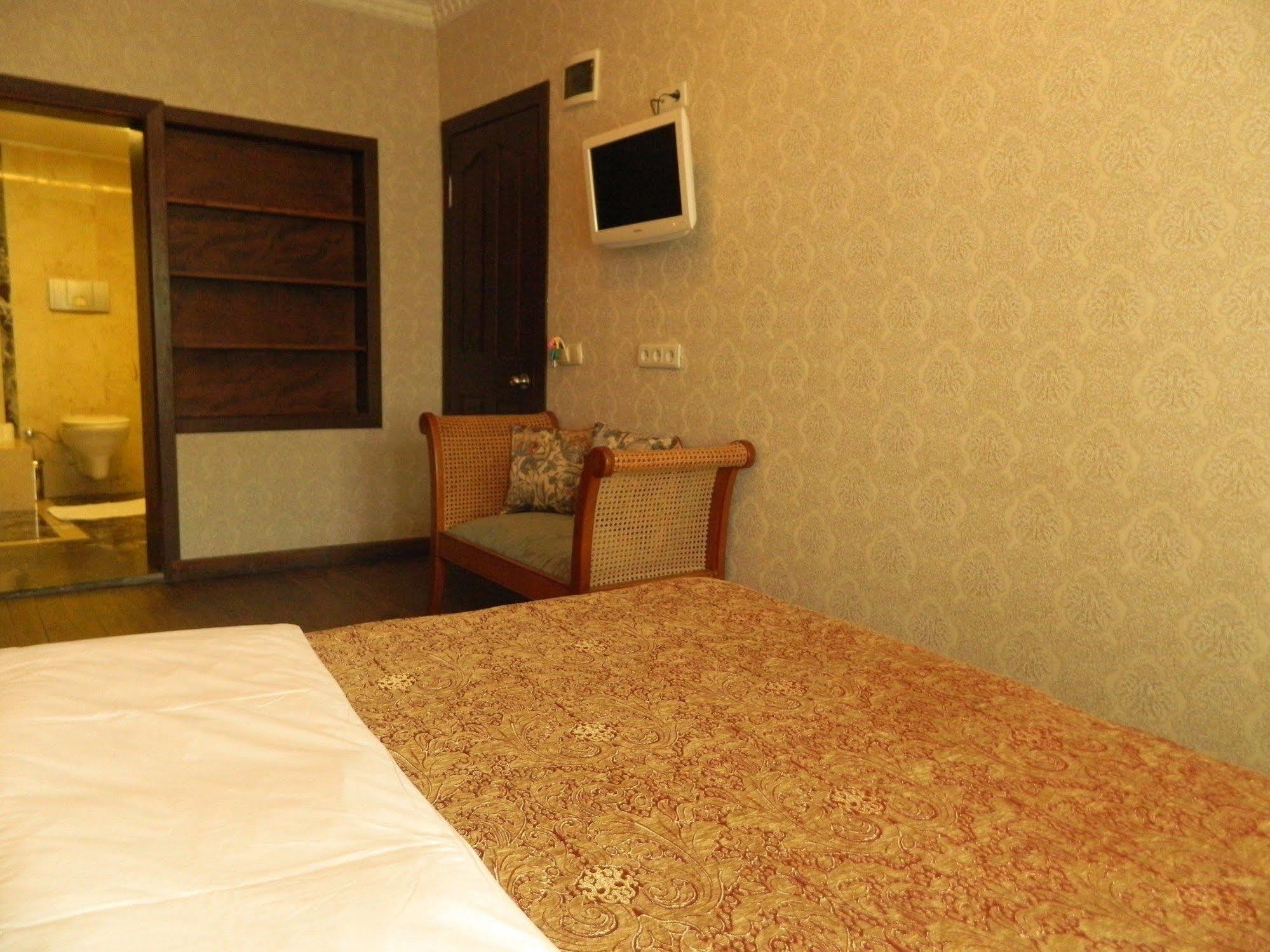 Apricot Hotel Istanbul Exterior photo